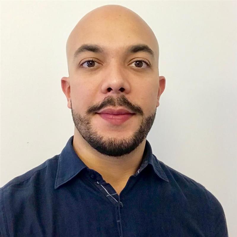 Betina Ruiz - Professora e Escritora